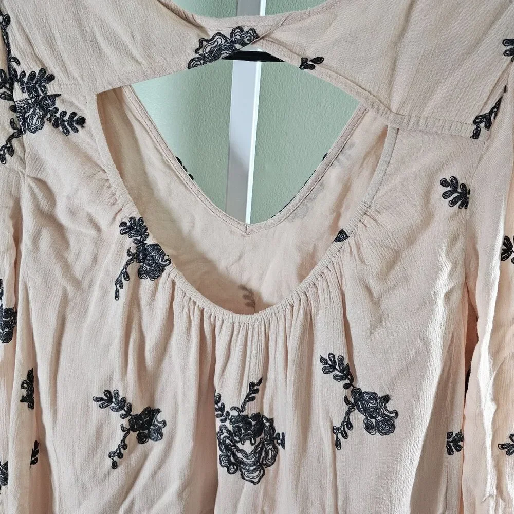 FREE PEOPLE Pink Gray Emma Floral Embroidered Boho Mini‎ Swing Dress Size Large